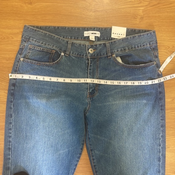 FashionNova Men Size 40 Light Blue Jeans - Picture 6 of 7